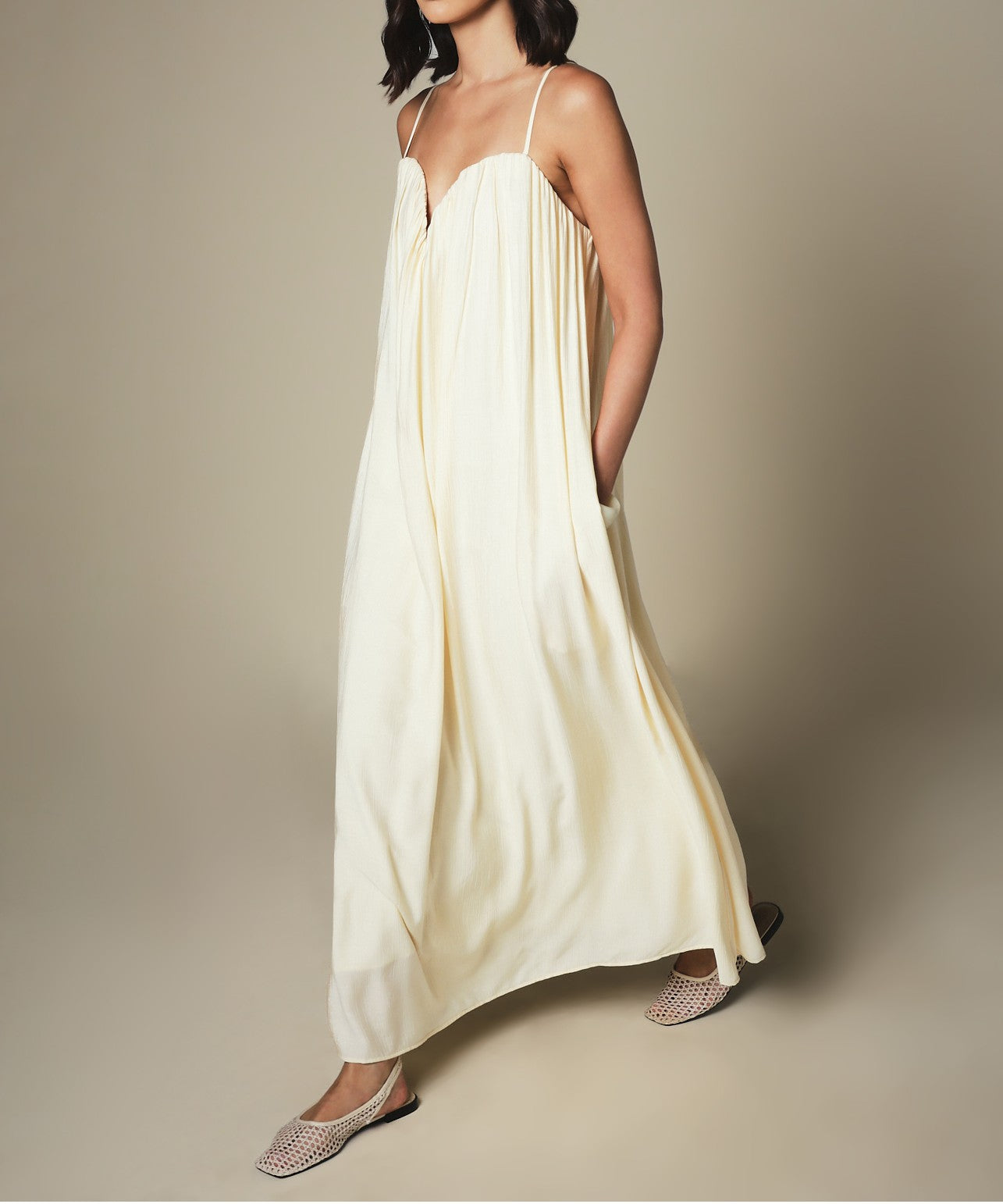 Sweetheart Neck Tent Maxi Blouse with Spaghetti Straps, Soft Pleated Design, Empire Neckline, Summer Knit Dress for Beach